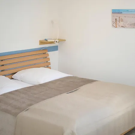 Promenade 27 28 * Schonberger Strand