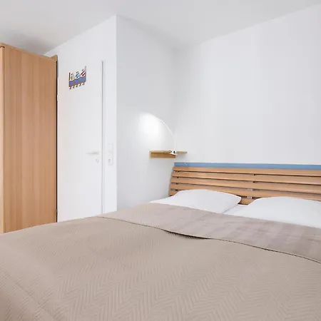 Promenade 27 28 Apartment